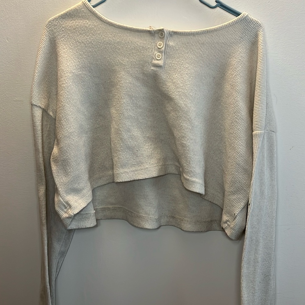 Long sleeved crop top